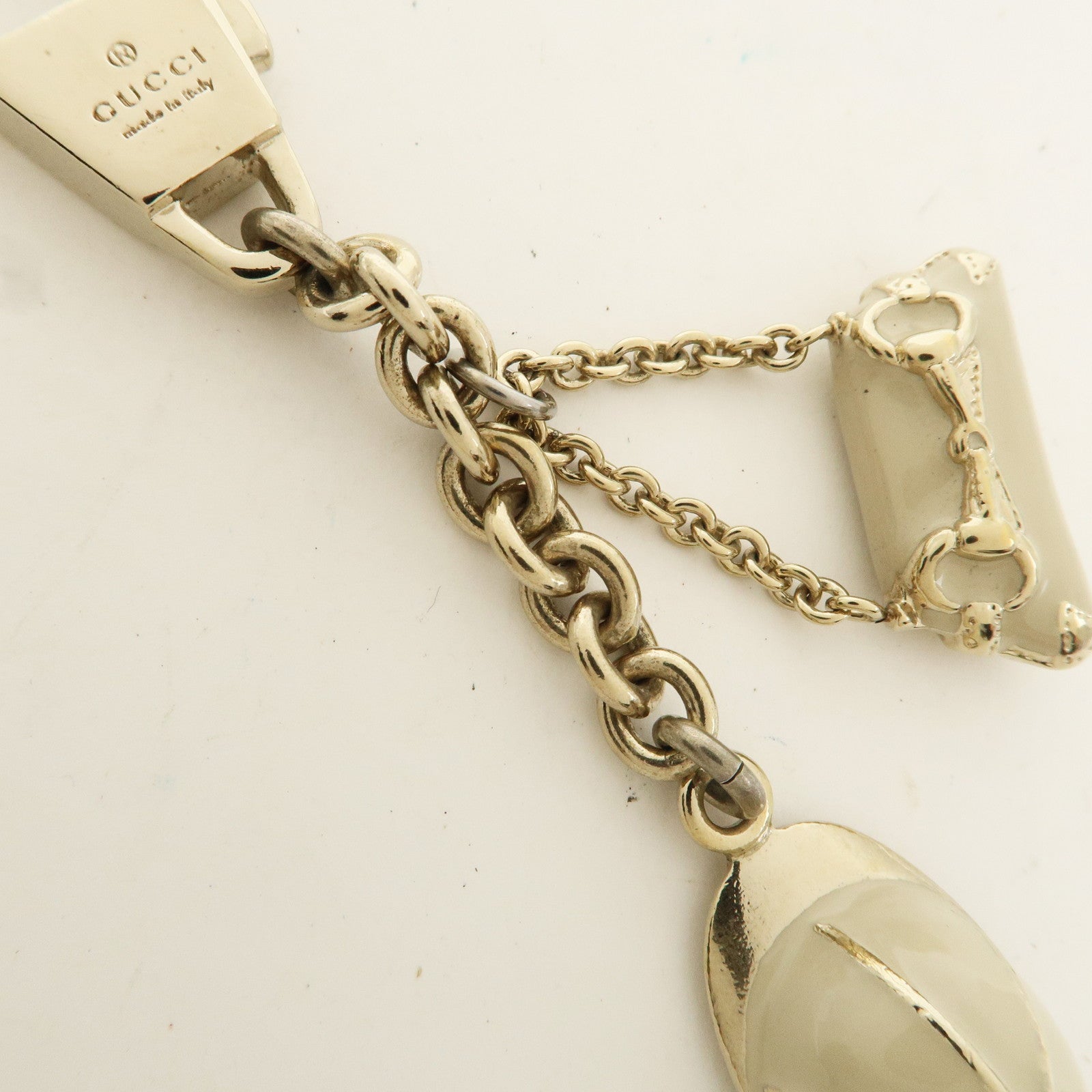 GUCCI Metal Hat 
Bag Design Bag Charm Ivory