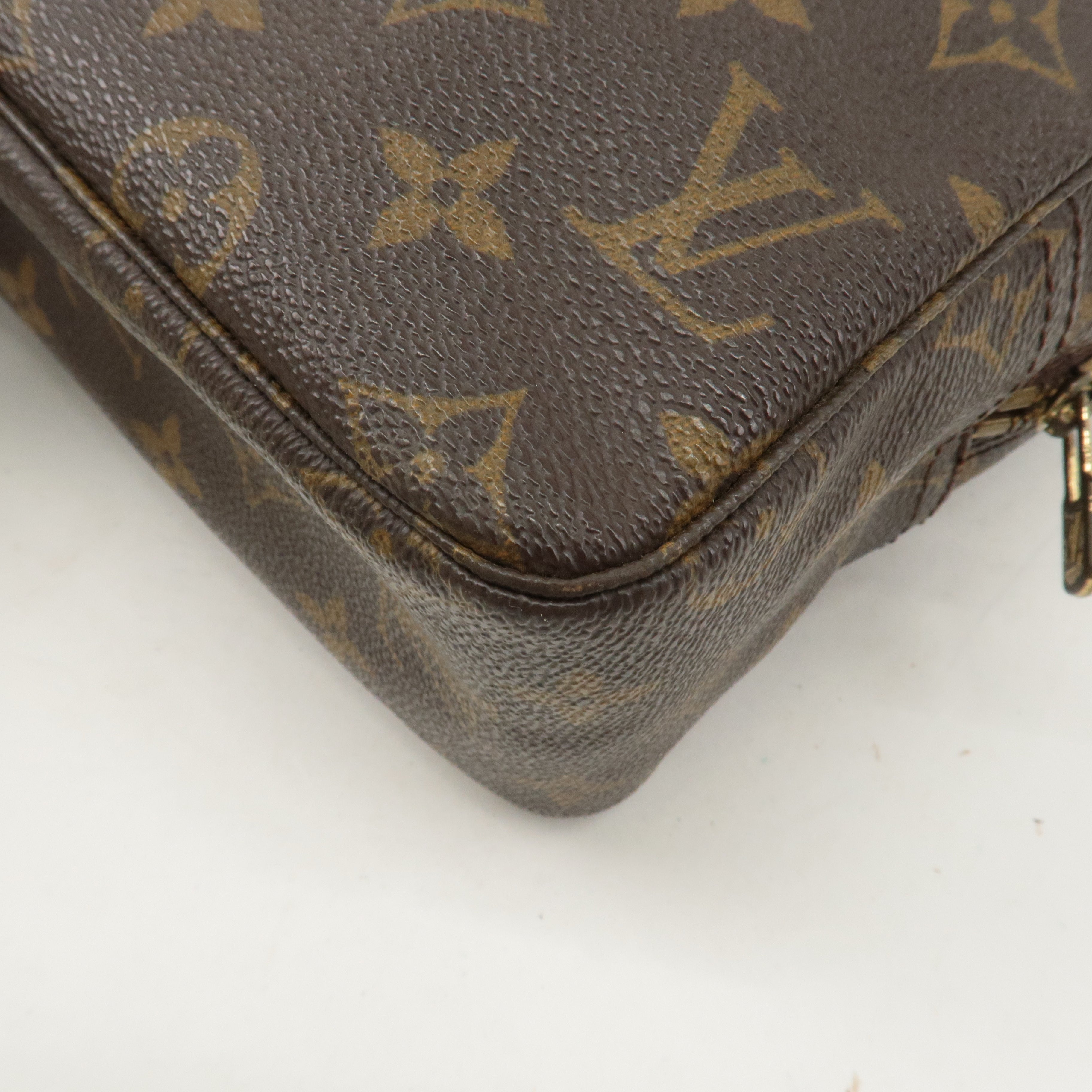 Louis Vuitton Monogram Trousse Toilette 28 Cosmetic Pouch M47522