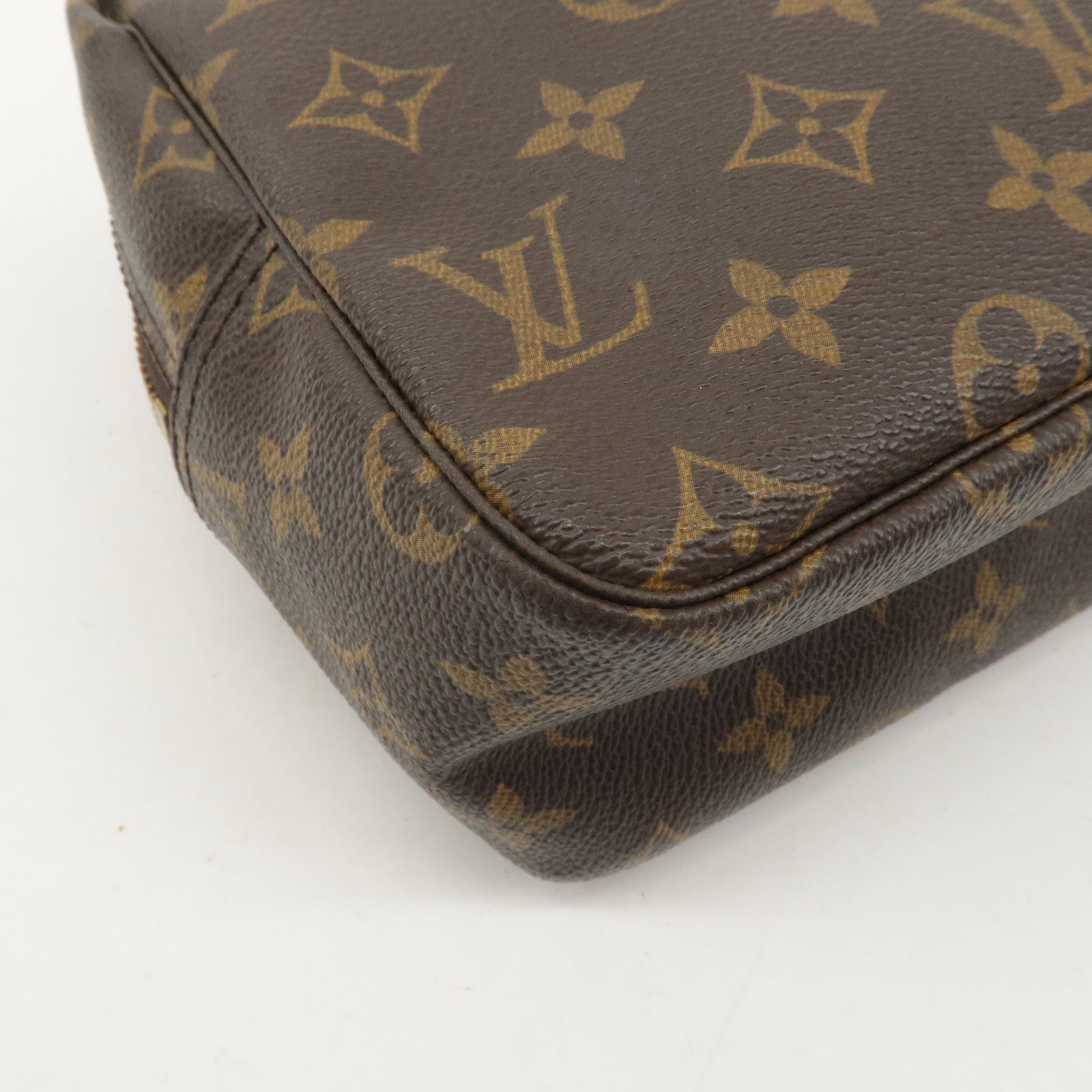 Louis Vuitton Monogram Trousse Toilette 28 Pouch M47522