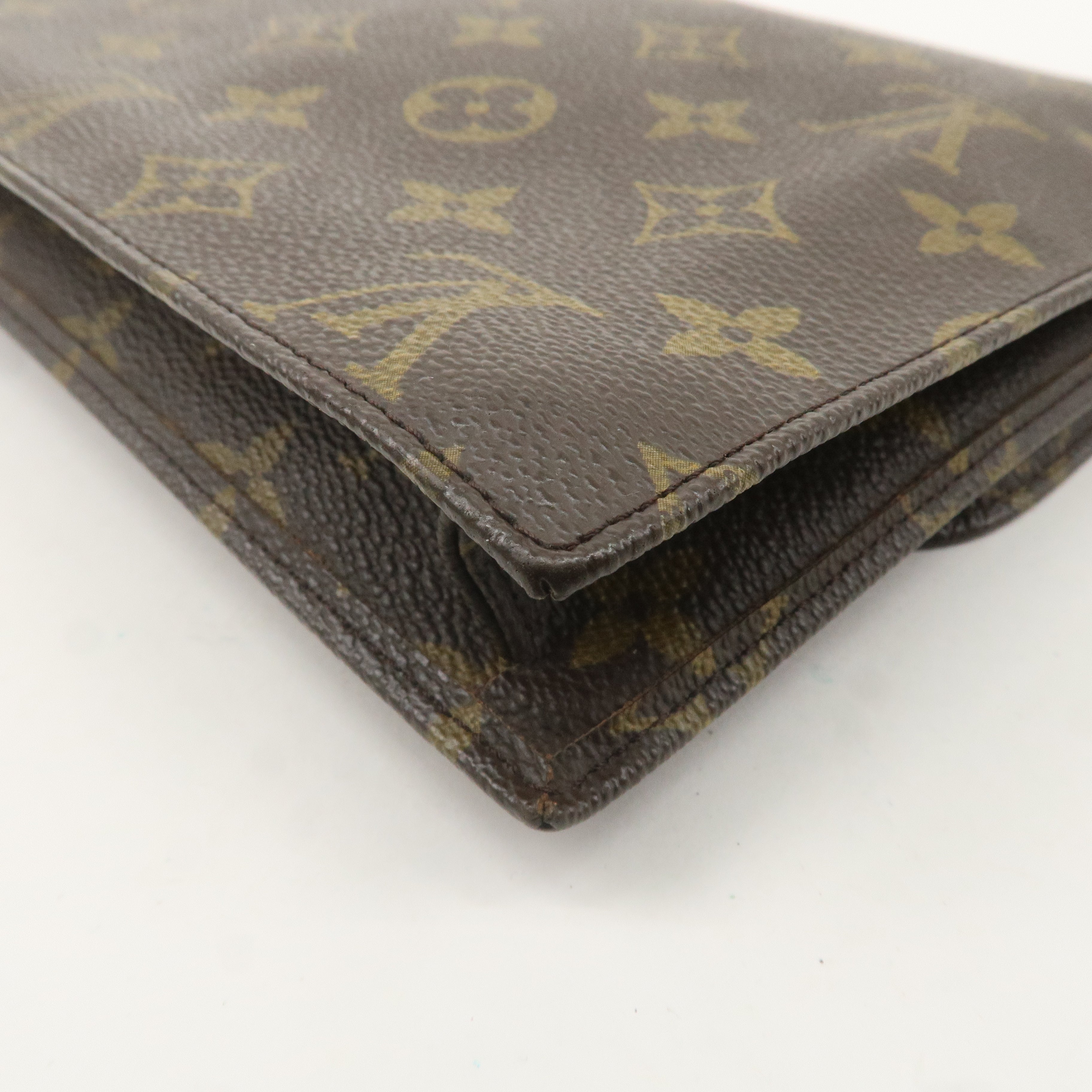 Louis Vuitton Monogram Pochette Lava 23 Clutch Bag M51940