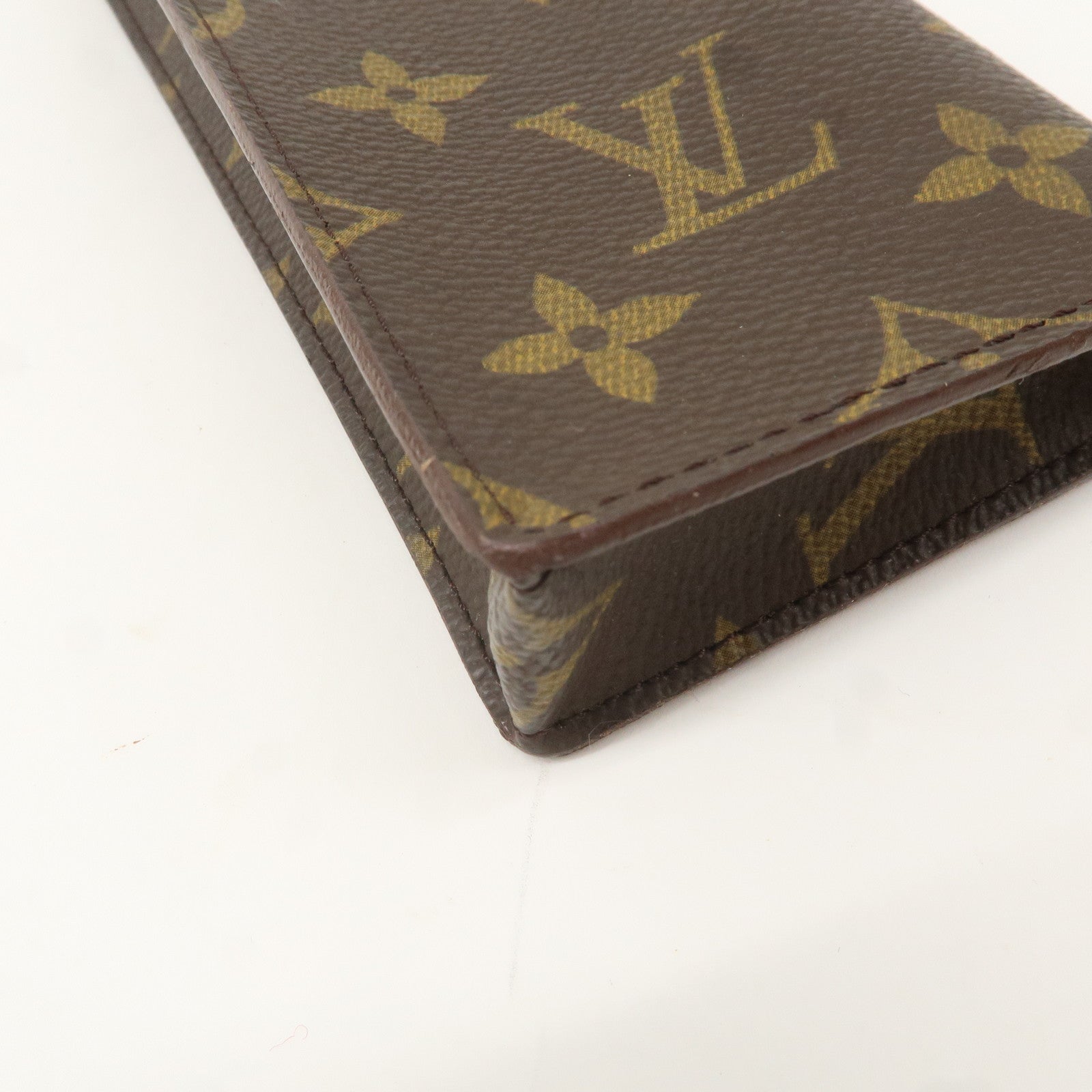 Louis Vuitton Monogram etui a lunettes Glasses Case M62962