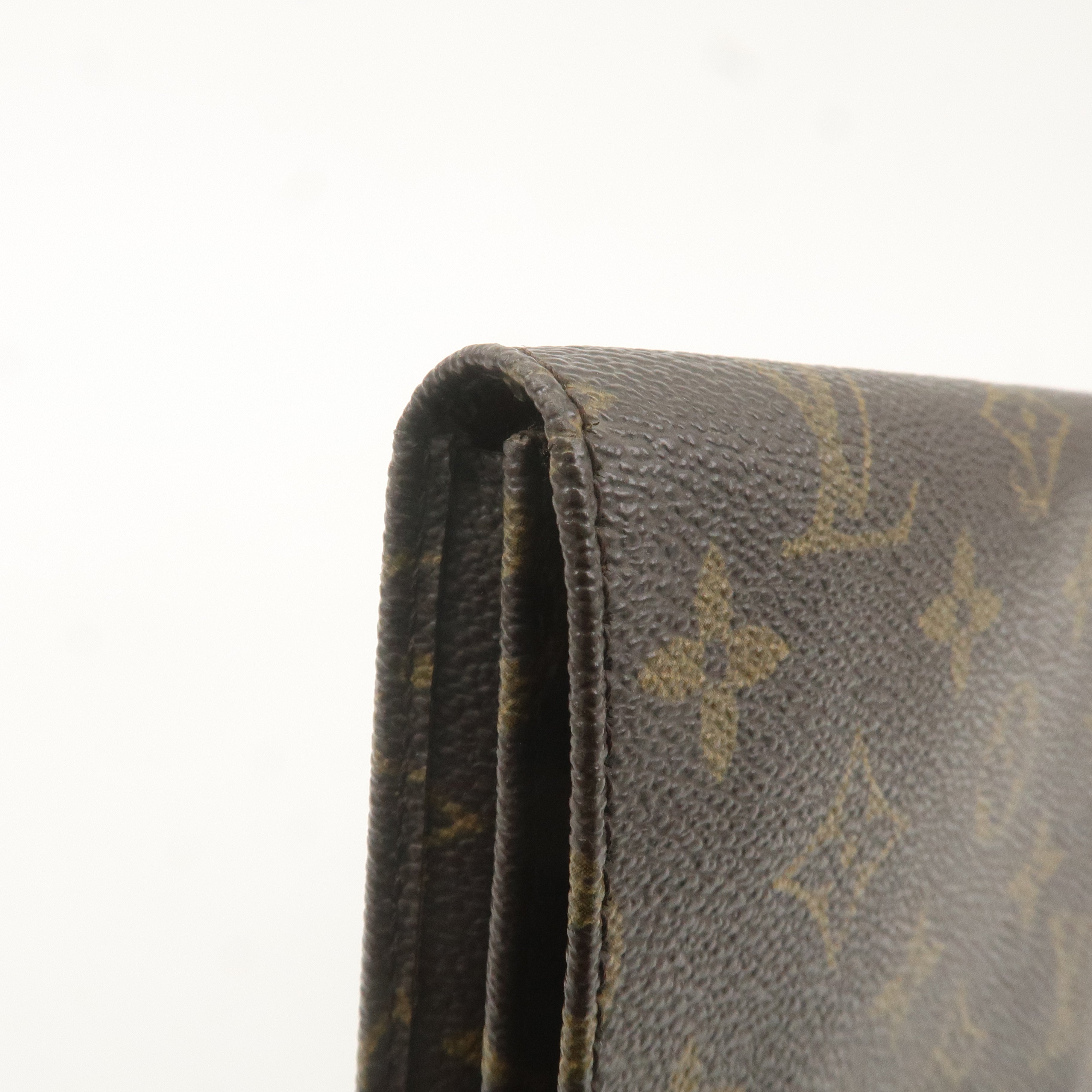 Louis Vuitton Monogram Pochette Lava 23 Clutch Bag M51940