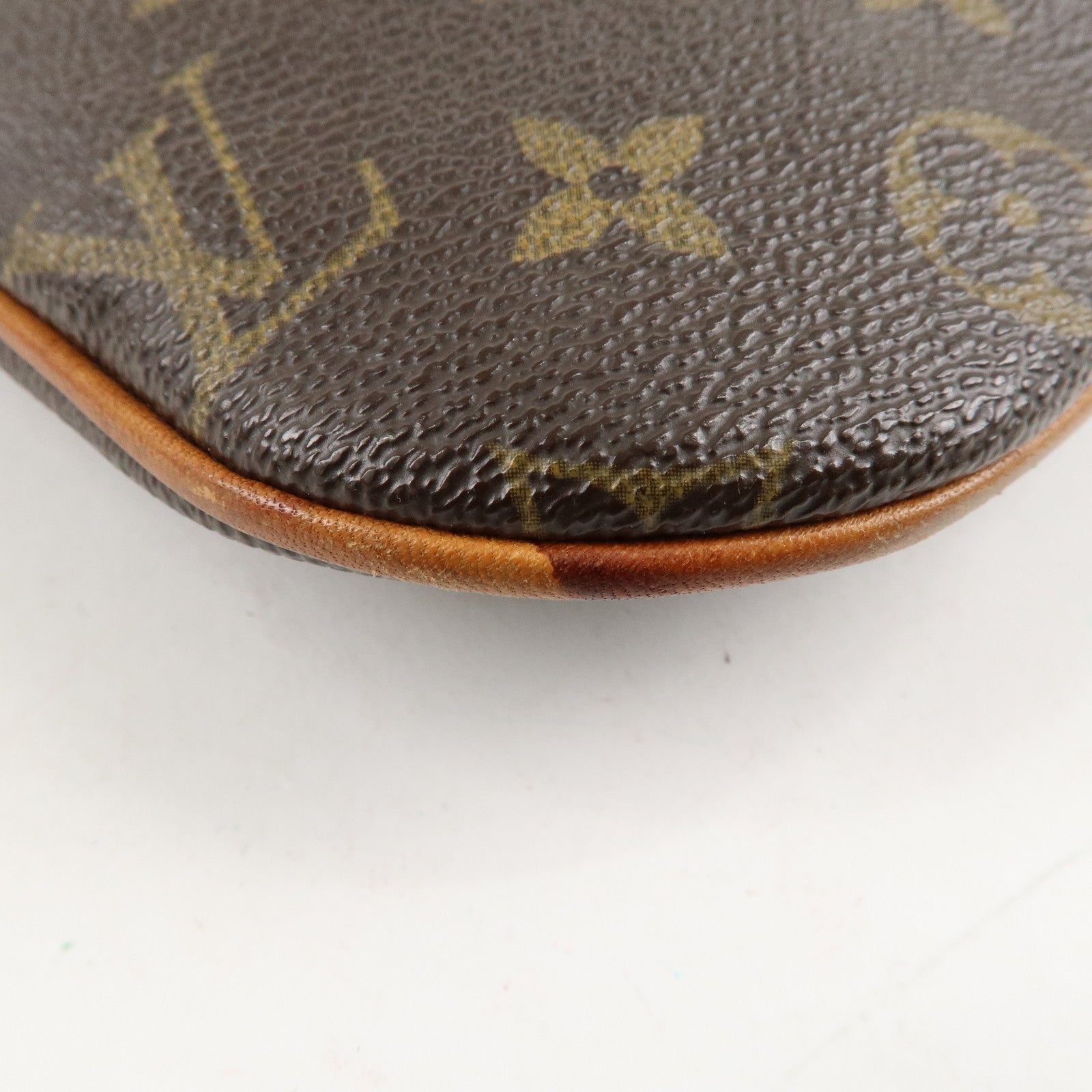 Louis Vuitton Monogram Pochette Bosphore Shoulder Bag M40044