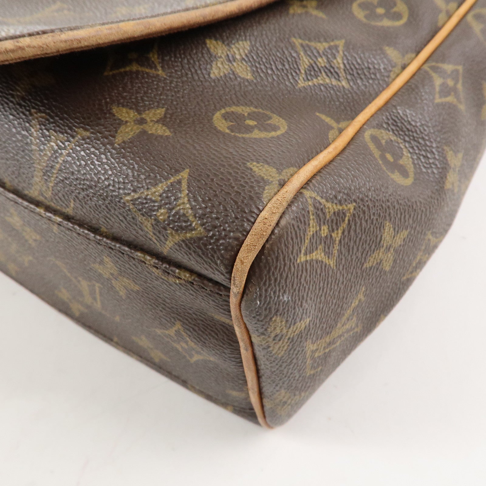 Louis Vuitton Monogram Abbesses Messenger Bag Shoulder Bag M45257