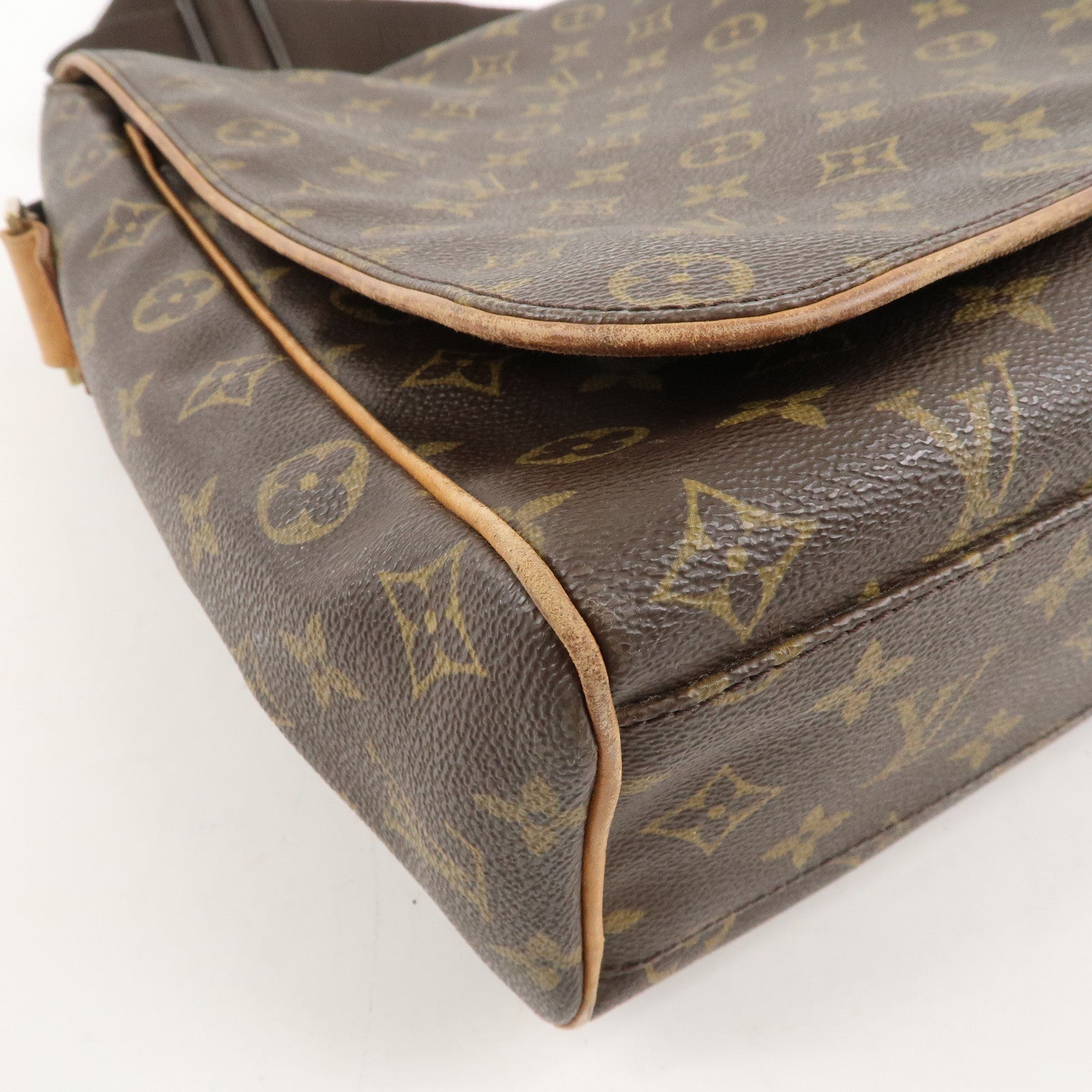 Louis Vuitton Monogram Abbesses Messenger Bag Shoulder Bag M45257