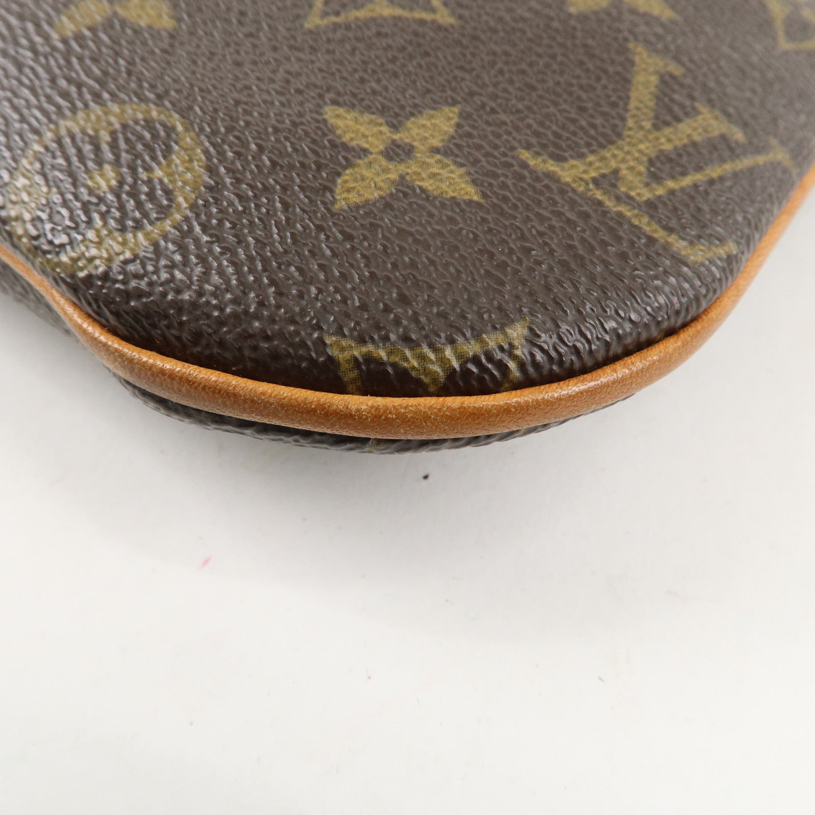 Louis Vuitton Monogram Pochette Bosphore Shoulder Bag M40044