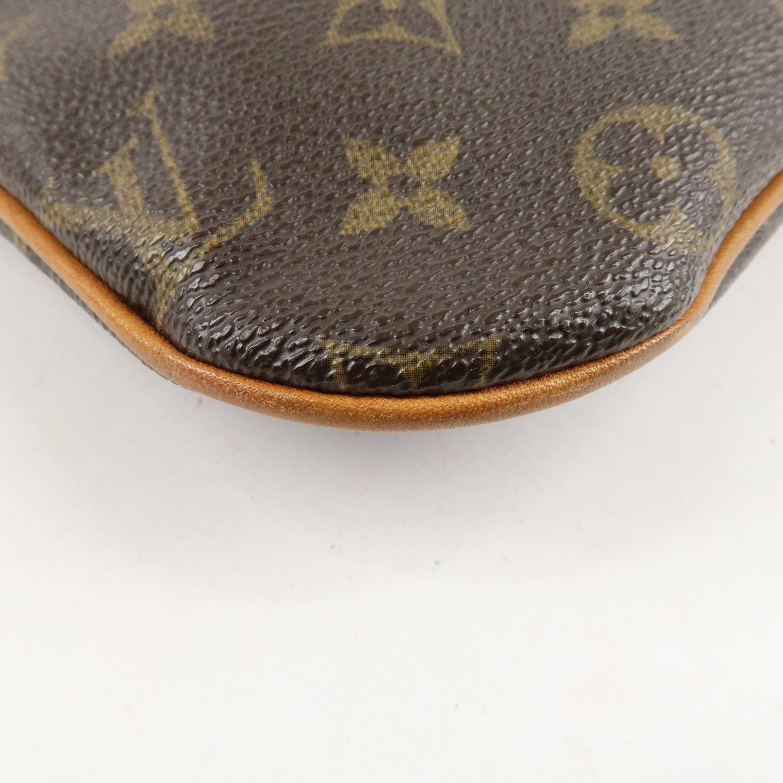 Louis Vuitton Monogram Pochette Bosphore Shoulder Bag M40044