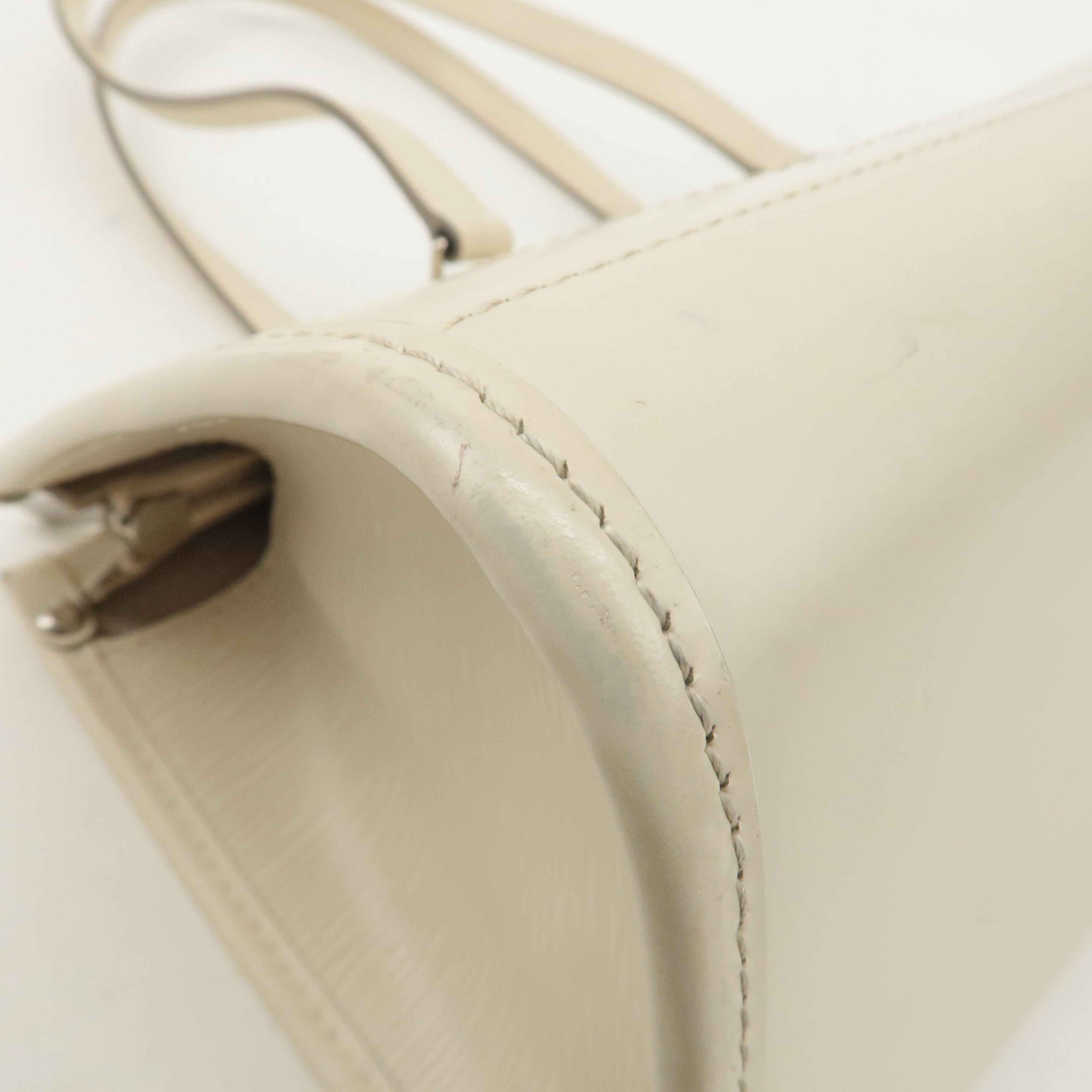 Louis Vuitton Epi Madeleine PM Hand Bag Ivoire White M5933J