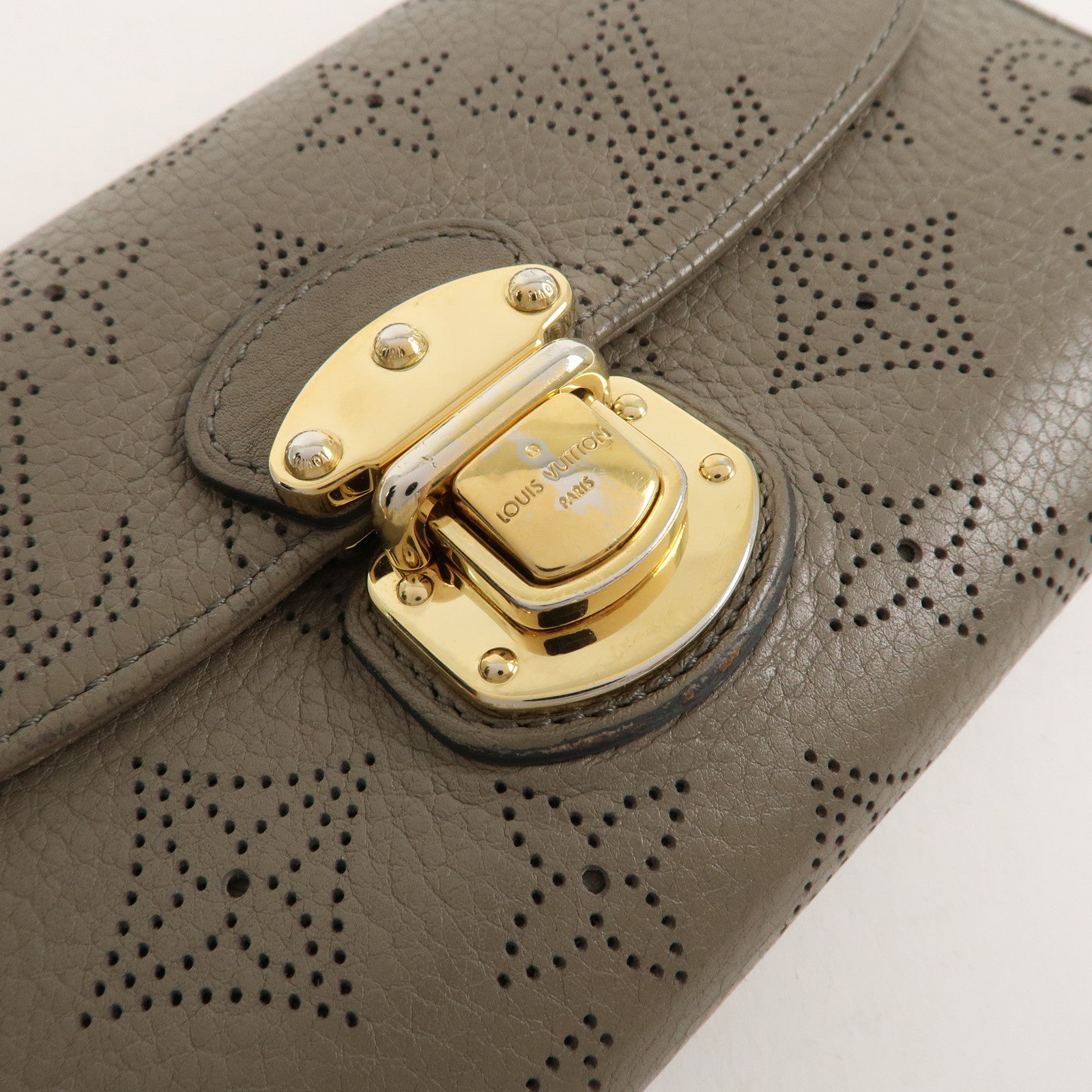 Louis Vuitton Monogram Mahina Portefeuille Amelia Taupe M93761