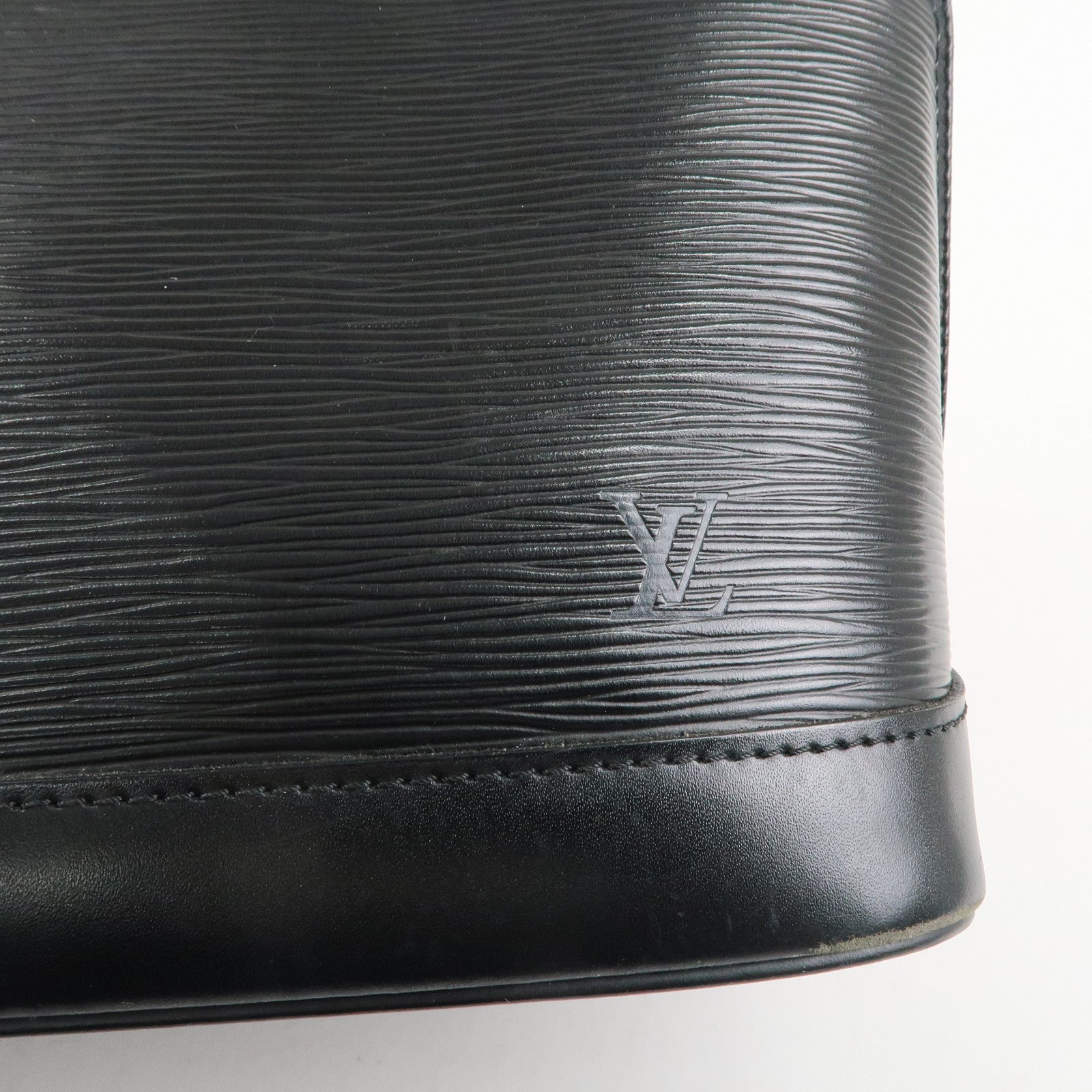 Louis Vuitton Epi Alma Hand Bag Noir Black M52142