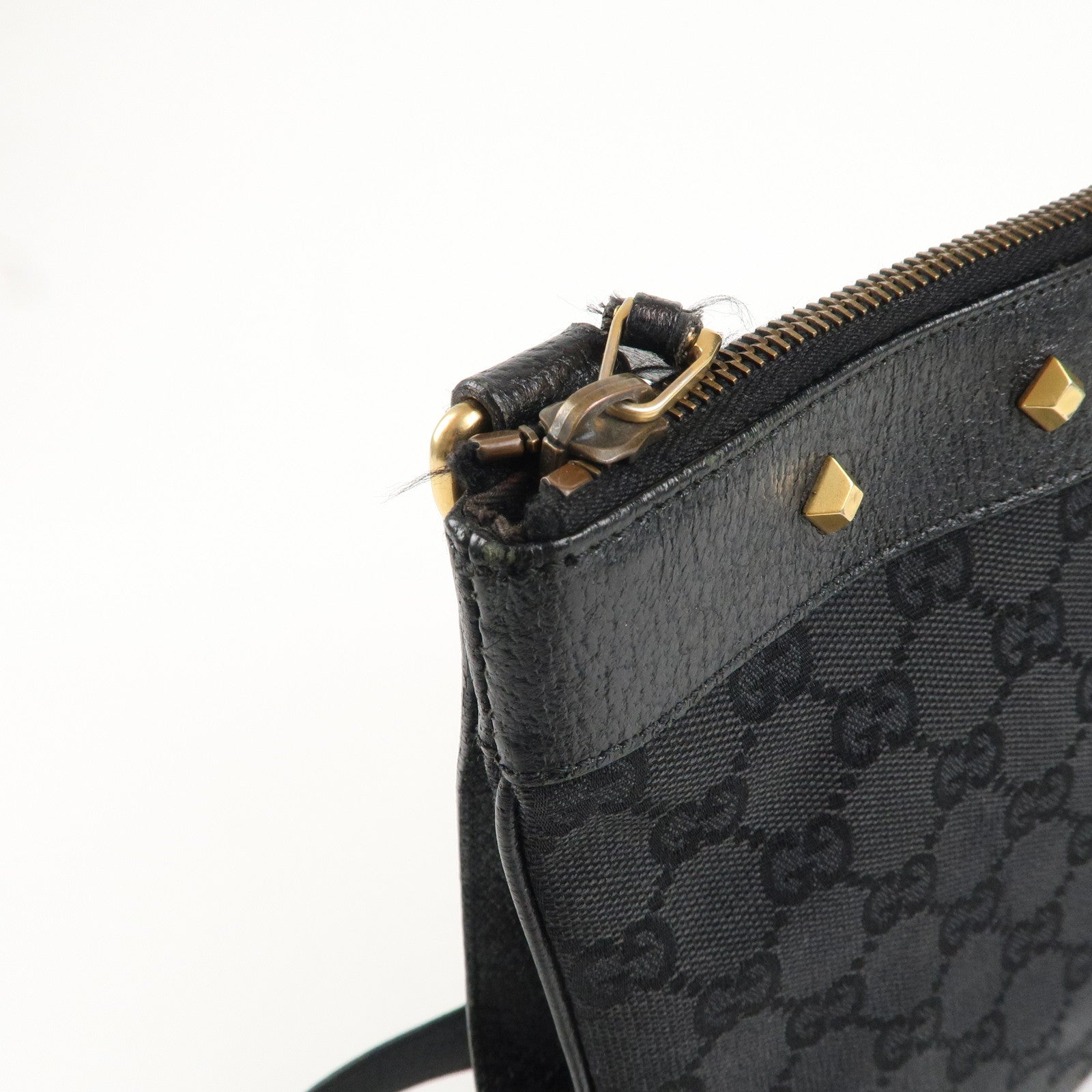 GUCCI GG Canvas Leather Shoulder Bag Crossbody Bag Black 120893