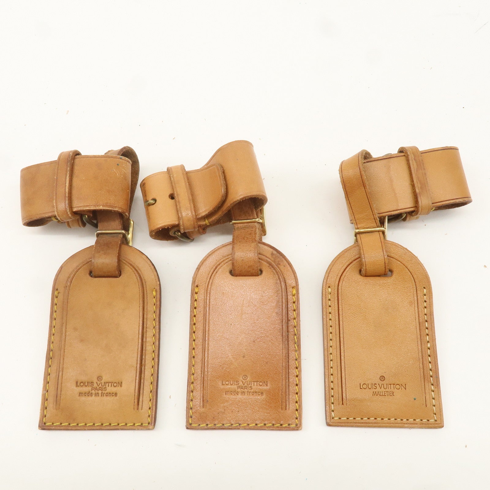 Louis Vuitton Set of 19 Name Tag 
Poignet Leather Beige