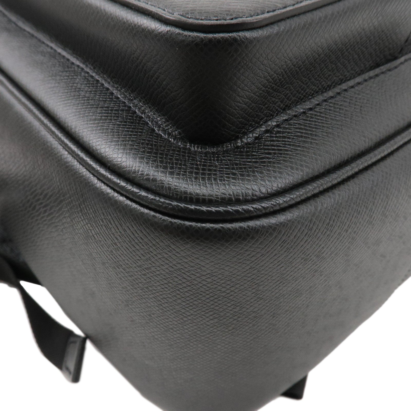 Louis Vuitton Taiga Alex Backpack Noir Black M30258