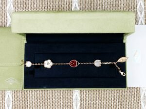 Van Cleef & Arpels Lucky Spring Bracelet . 5 Motifs.