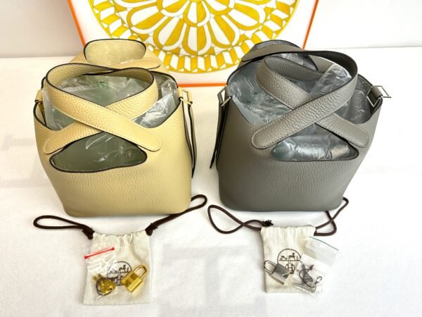 Hermès Beige de Weimar Taurillon Clemence Picotin Lock 18 with Palladium Hardware.