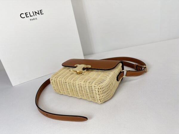 CELINE Teen Triomphe Bag in Wicker and Natural Calfskin.