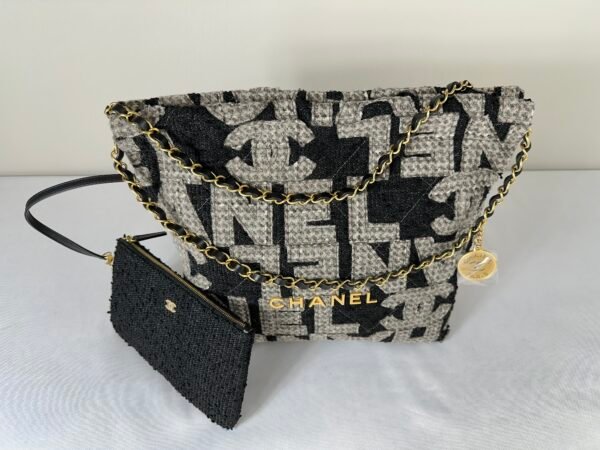 Chanel 24A Tweed Small Size 22