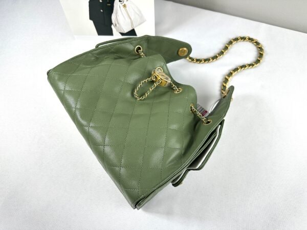Chanel 25A Green Caviar Small 25