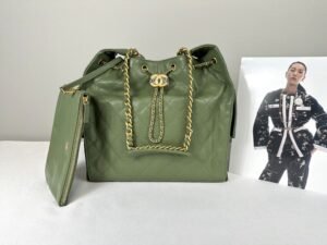 IMG_9546 Chanel 25B Green Caviar Medium 25 Hobo Bag